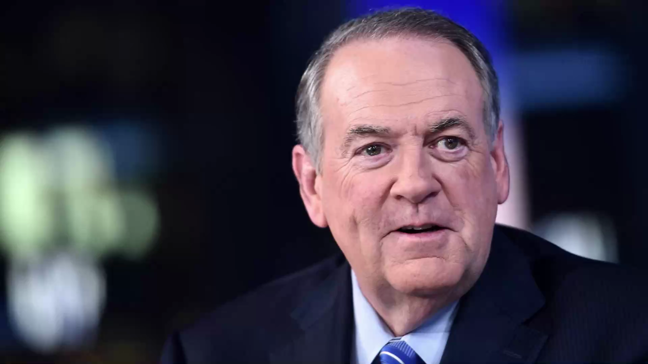 Huckabee: Trump Should Be Re-Elected Because He Pardoned War Criminals